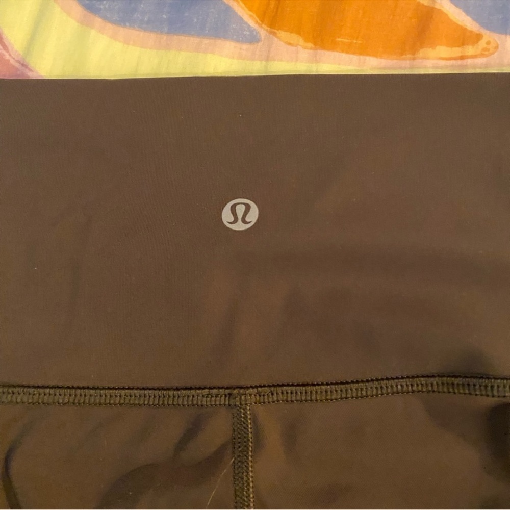 Lululemon Wonder Under HR High-rise cropped capri brown leggings. 19” Like New!